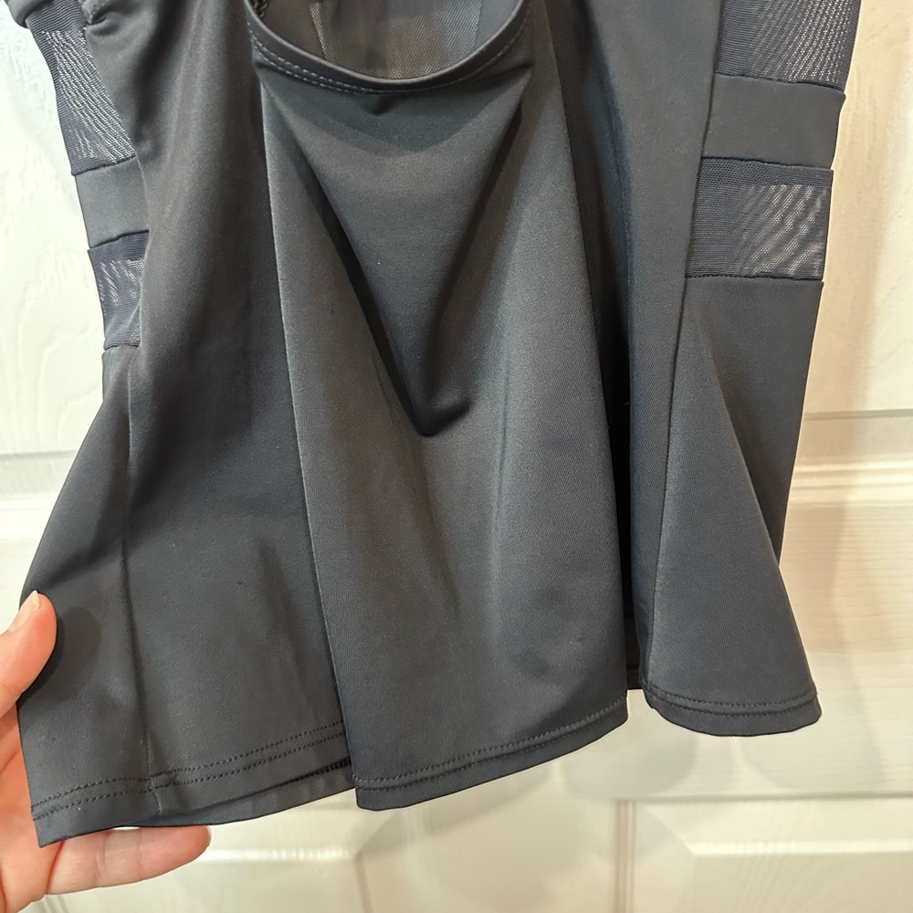 Like New Nike Sport Tank w Built in Bra Size Small. Black w Sheer Front Sections - Picture 12 of 13